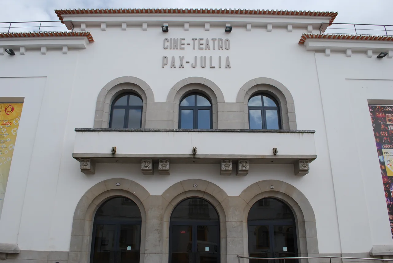 Facade of the Cine-Teatro Pax Julia, in Beja
